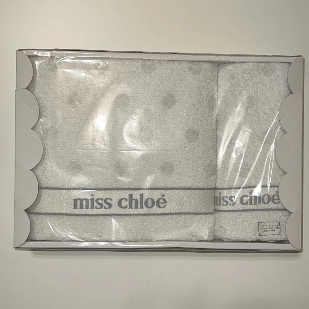 Miss Chloe face/hand towel